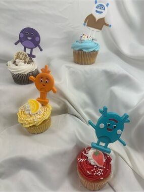 cake toppers 4 piece set
